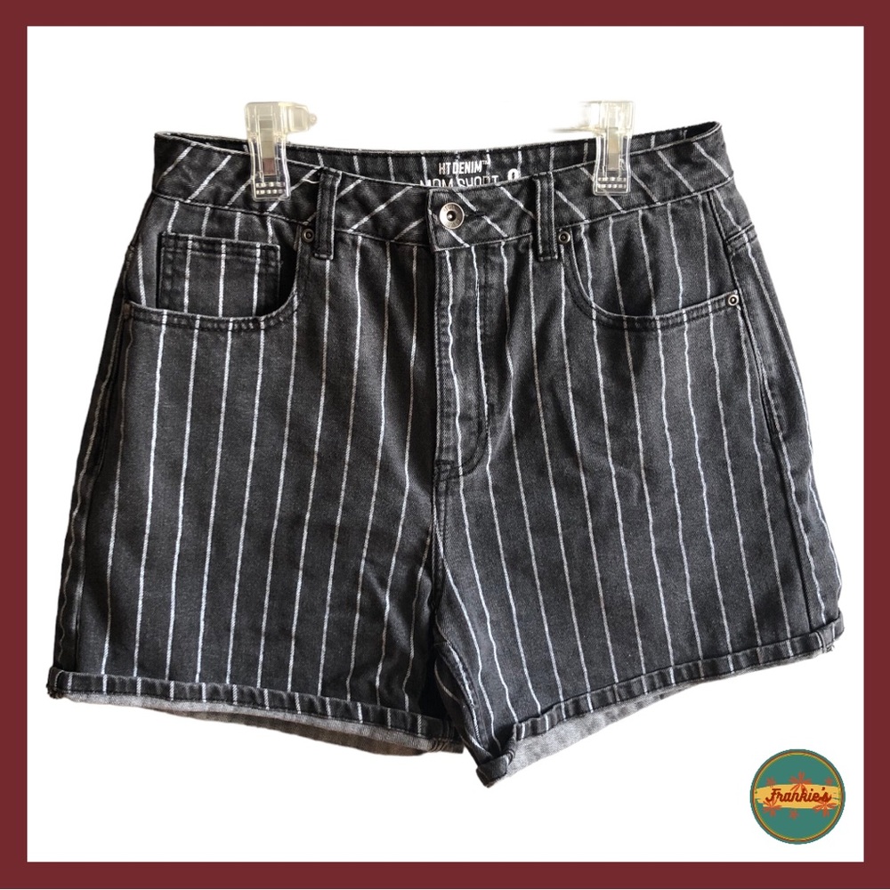 Hot Topic - HT Denim Size 9 Mom Shorts Black and Denim Pin Striped